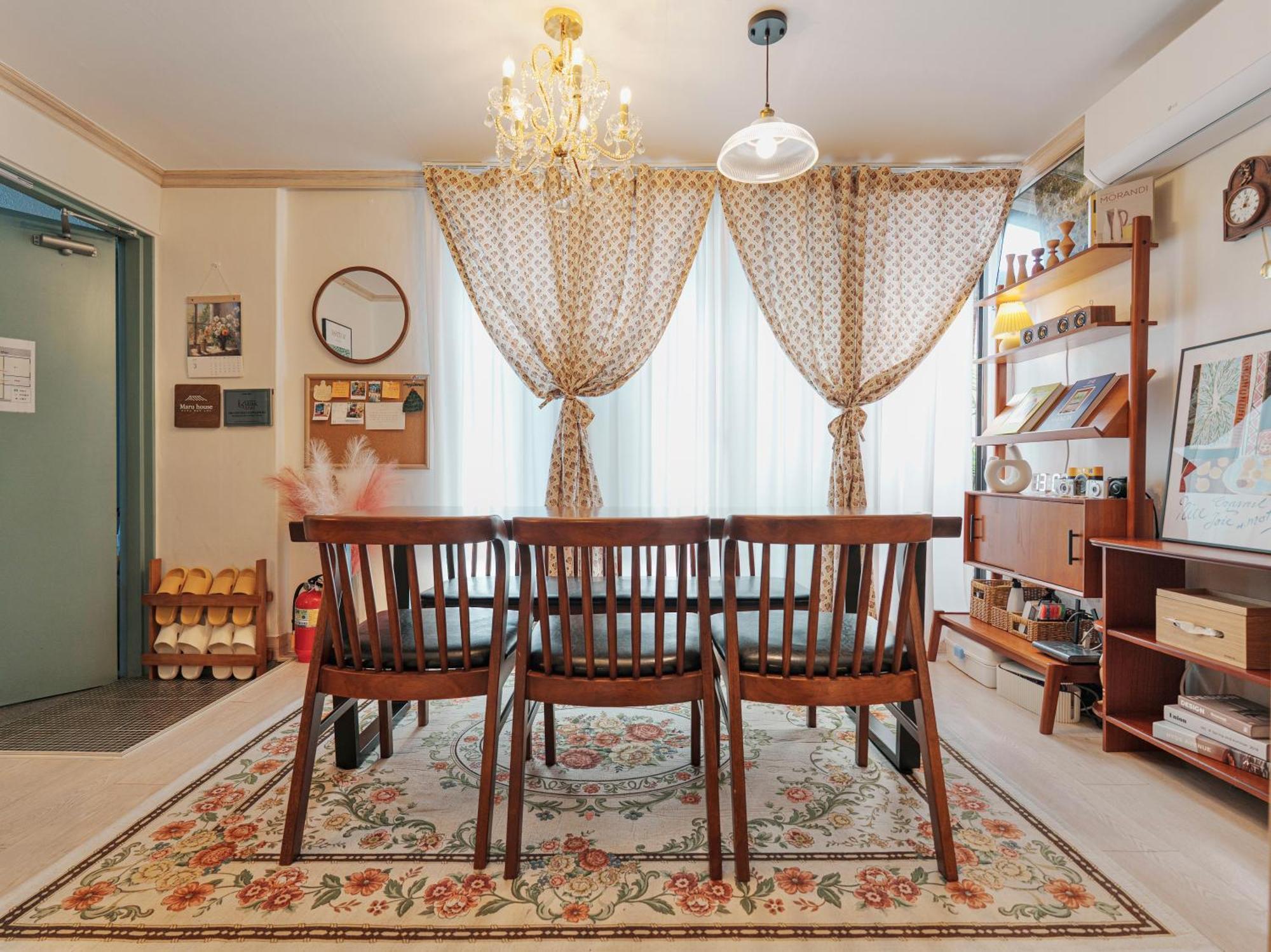 Apartment Maru House